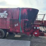 Redrock 20 cube twin tub diet feeder